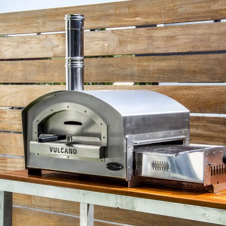 Four Pizza Barbecue Taal Vulcano